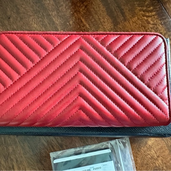 Authentic PRADA Red Calfskin V Diagramme Zippy Wallet RARE Stitched Leather - Picture 2 of 13